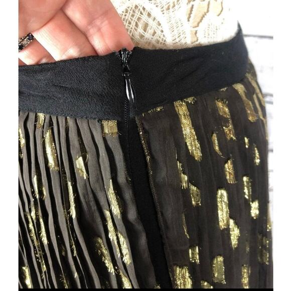 Anthropologie Soho Mini Skirt by Harlyn, pleated tiered in black size medium - Picture 8 of 12